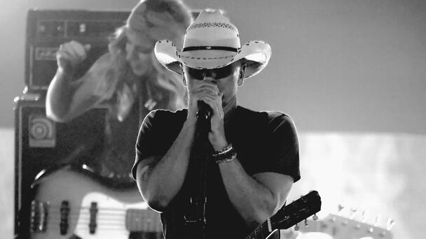 Kenny Chesney Remembers 'Terrible Loss' Of Beloved Dog In Emotional Moment