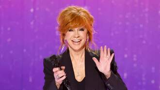 Music News - Watch Reba McEntire's Reaction To Sweet Surprise On 'Happy's Place' Set