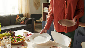 Thanksgiving Holiday Hosting Tips! 