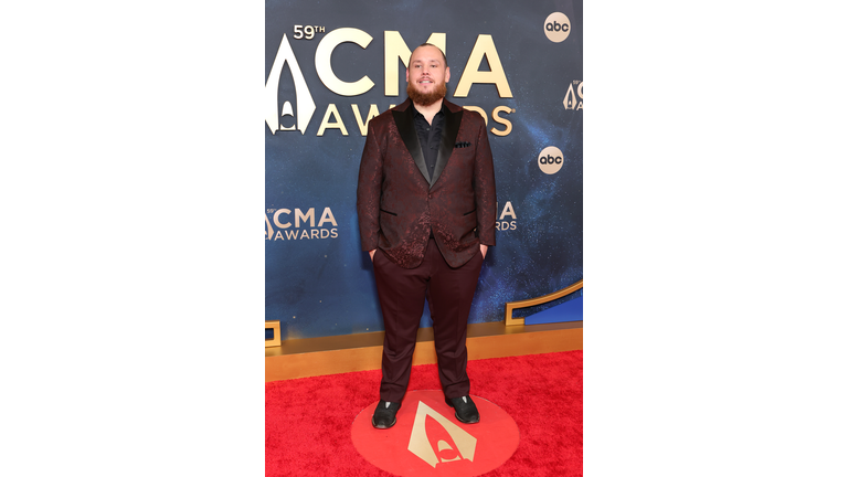 The 59th Annual CMA Awards - Arrivals