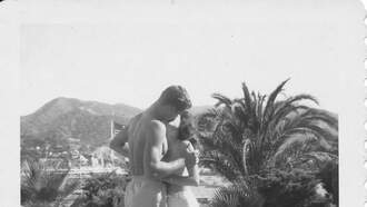 Dwight Arnold - This Study Says First Kiss Happened 16M Years Ago