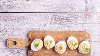 Grab the recipe for this new Thanksgiving Apps Trend! 