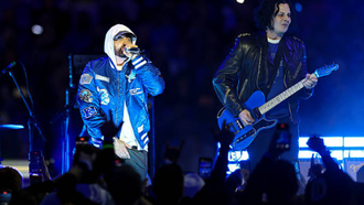 Jack White & Eminem Thanksgiving Halftime Show