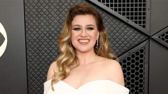 Music News - Kelly Clarkson Shares Rare Photo Of Kids From Fun Family Outing