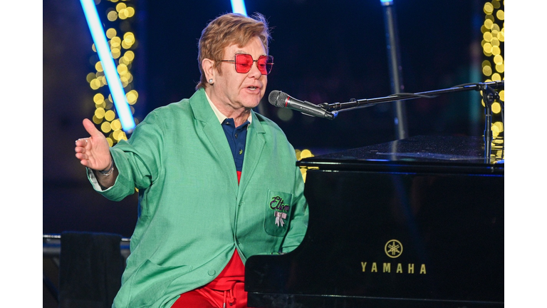 2022 Saks Fifth Avenue Holiday Windows