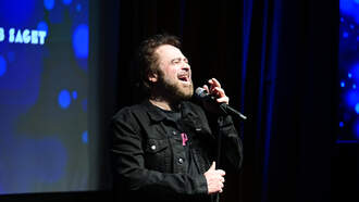 Robbyn Hart - Counting Crows documentary on HBO Dec 18th