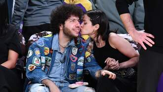 Music News - Selena Gomez & Benny Blanco Share First Christmas As Newlyweds