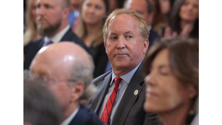 Trump Signs Executive Order Intending To Abolish Education Department