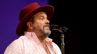 Music News - The Mavericks Mourn Loss Of Frontman Raul Malo, Dead At 60