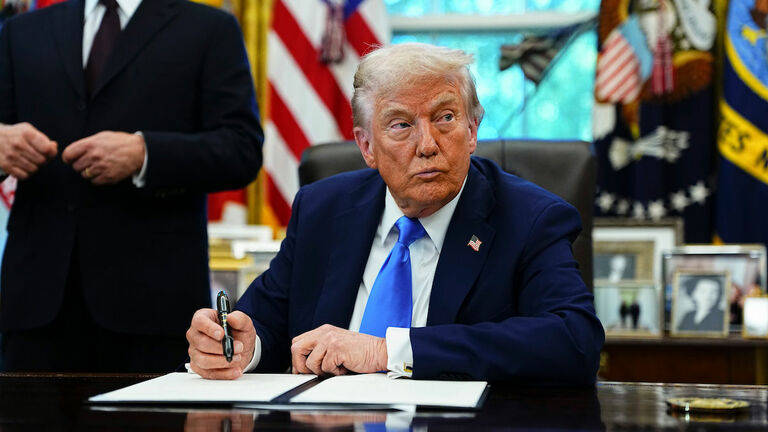 Trump To Add $100,000 Fee For H-1B Visas In Latest Crackdown