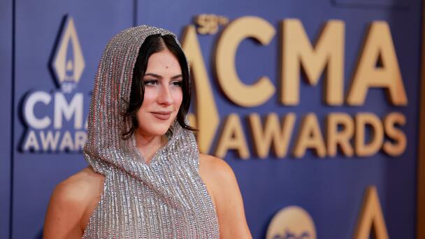 Country Artist Kassi Ashton Marries Husband In Romantic, Intimate Wedding