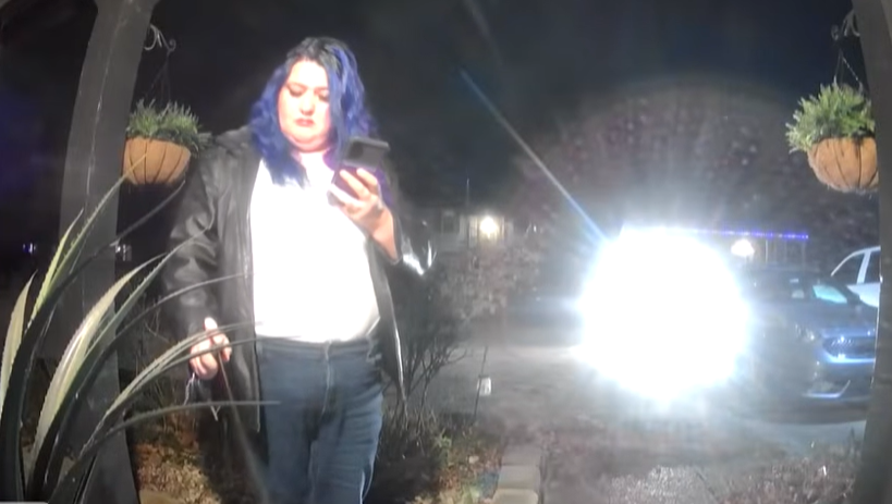 DoorDash Driver Appears to Add Pepper SPRAY to Food Order...