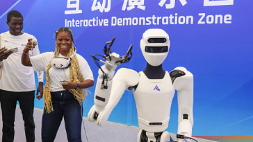 Robot Runs Like A Human