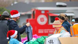 Ways the Salvation Army is Helping This Holiday Season