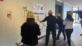 Demolition Is Underway At The Old Inn At Boynton Beach