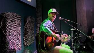 How Riley Green Marked A 'Full Circle Moment' With Intimate Nashville Crowd