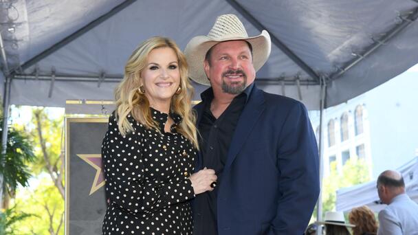 Trisha Yearwood Talks 20th Anniversary With 'Romantic' Husband Garth Brooks