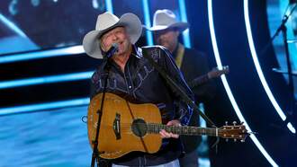 Alan Jackson Shares Photo Of 3 Pregnant Daughters: 'Our Growing Family'
