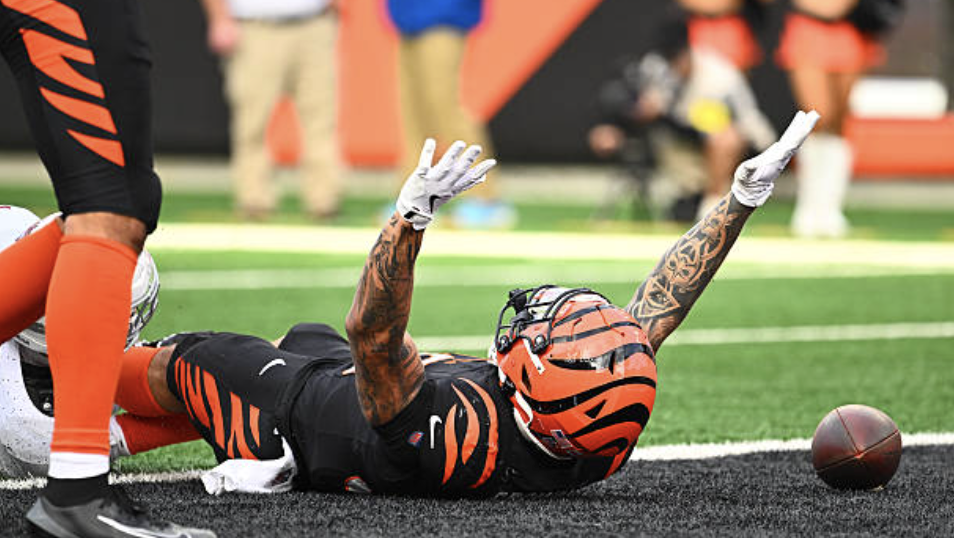 Bengals steamroll Cardinals 37-14 