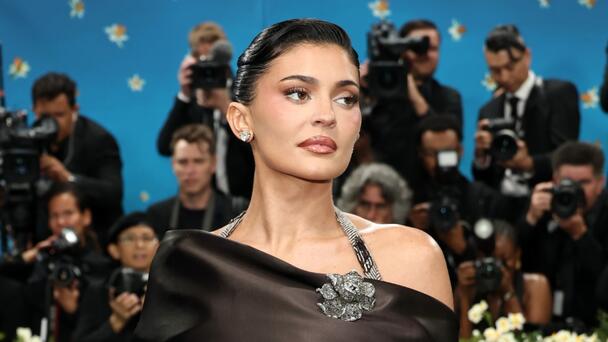 Kylie Jenner Goes All Out For Her Kids With Custom Christmas Wrapping Paper