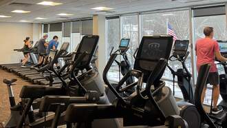 Bay Staters Head To The Gym To Start Their New Year's Resolution