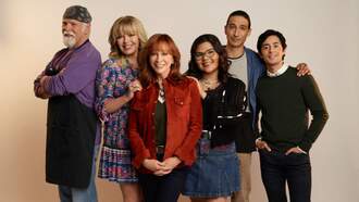 Music News - Watch Reba McEntire Help Reveal Guest Stars Appearing On 'Happy's Place'