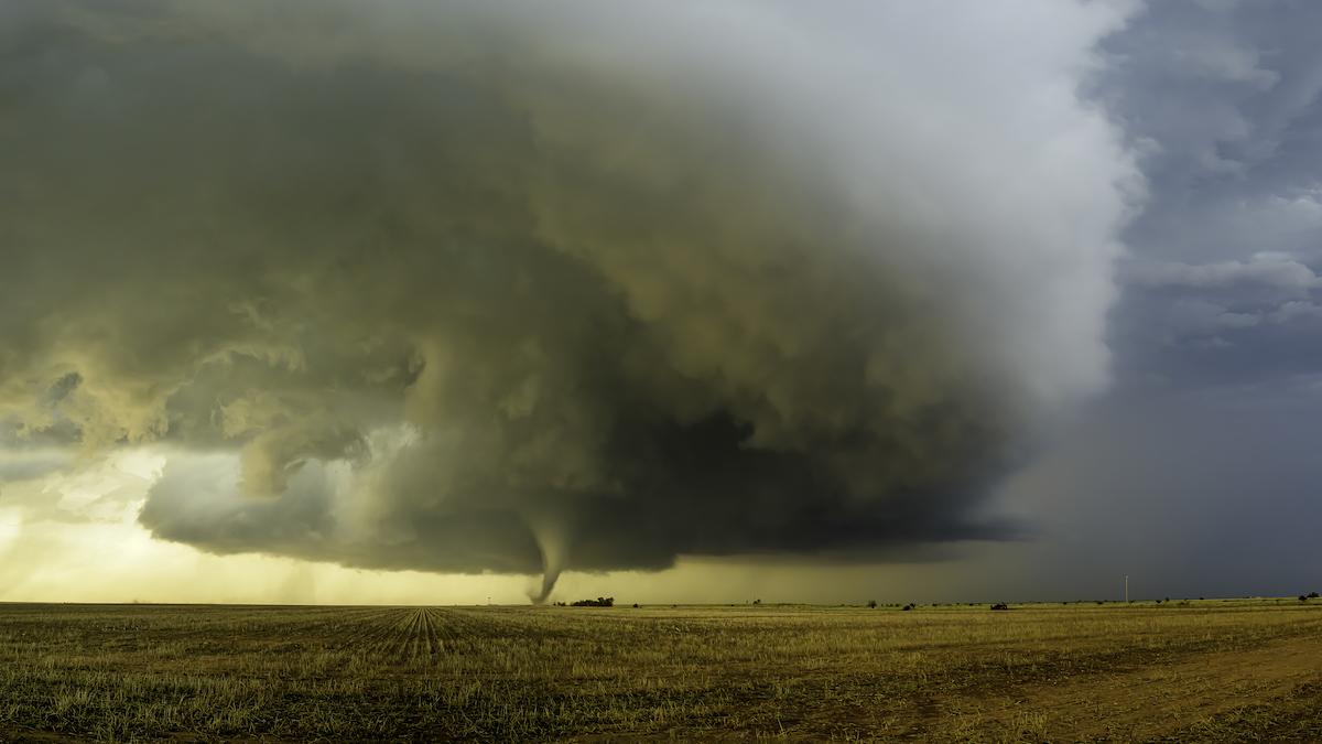 Tornadoes on the Great Plains With Other Features