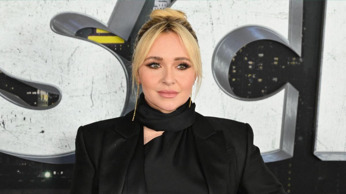 Hayden Panettiere's Mom Hits Back At 'Haters' Telling Her How To Mourn artwork