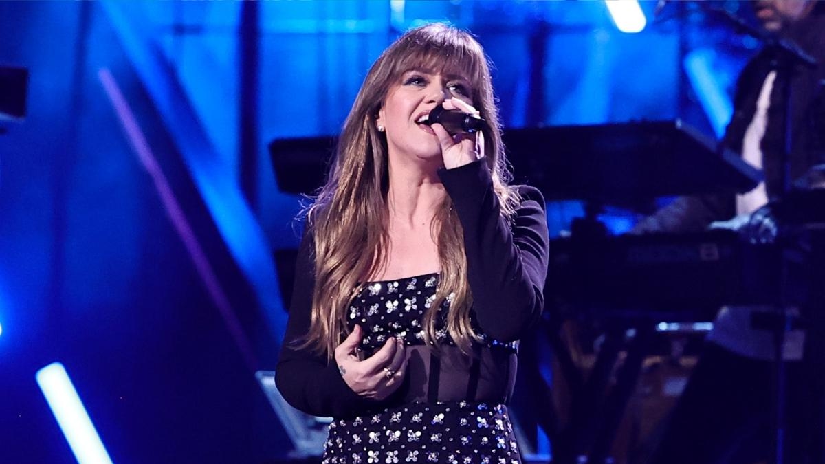 Kelly Clarkson's Final 'Kellyoke' Was Her 'Most Requested' Song Ever By Sarah Tate September 1, 2026
