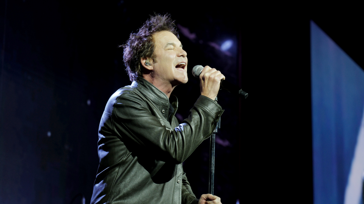 Train's Pat Monahan Reveals Why 'Hey, Soul Sister' Was A 'Pretty Weird ...