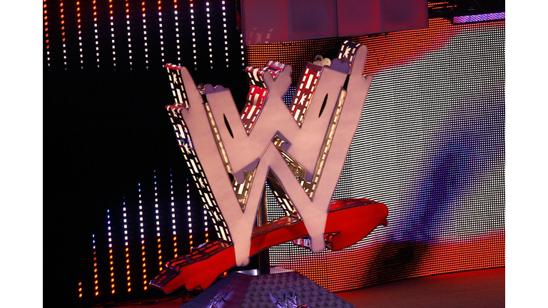 WWE LOGO Wrestlemania