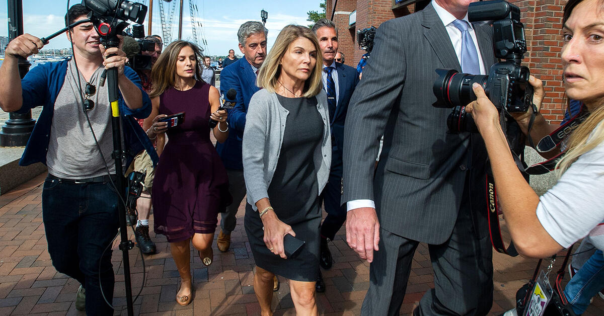 Lawyers For Lori Loughlin, Husband Say New Evidence Shows They're Innocent - Thumbnail Image