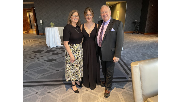 You know I had to get a pic with Mama Range and Gar Bear