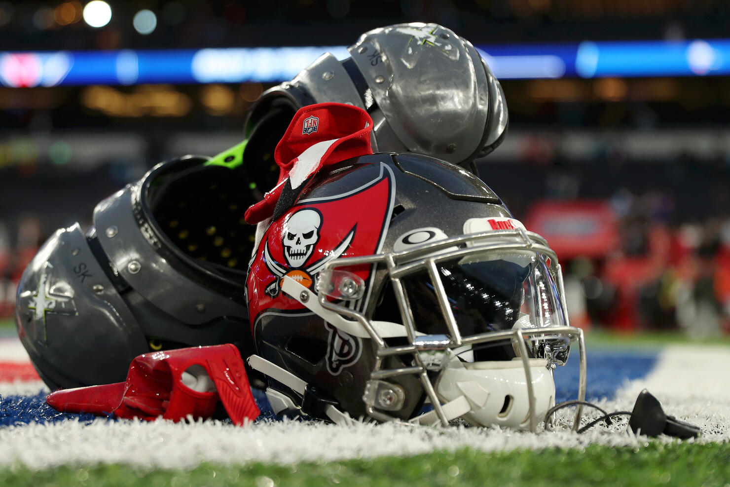 Buccaneers unveil new, yet familiar look for next season