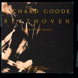 No. 18 in E-Flat Major, Op. 31, No. 3:  IV. Presto con fuoco