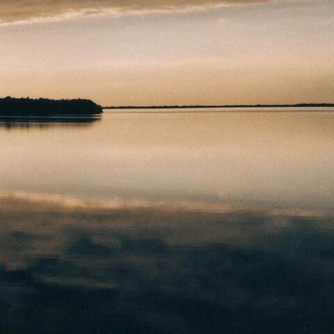 1 Night With White Noise: Becalmed