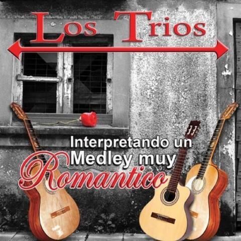 Interpretando Un Medley Muy Romantico