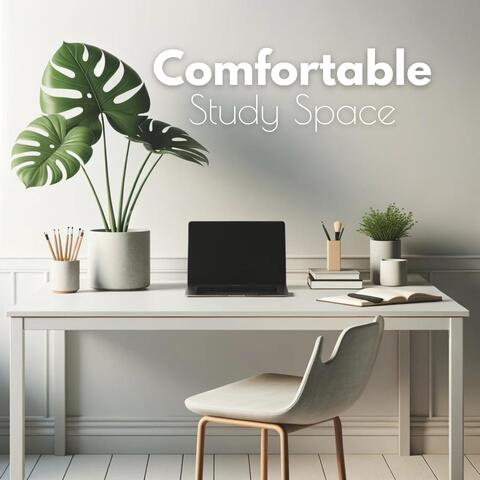 Comfortable Study Space: Home Office and Relaxation Nook
