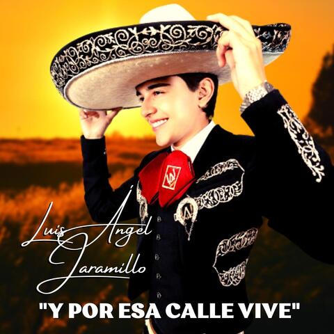 Y por esa calle vive