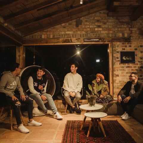 Tumbas a Jardines (feat. Josue Suarez)