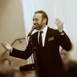 بَعُدتُم و لم يَبعُد عن القلبِ حُبكم