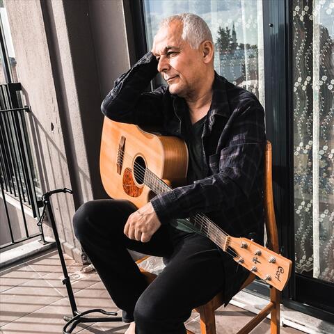 Yine Kandırdı Beni Aşk