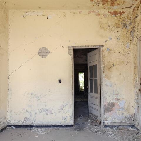 I Don't Wanna Be Around