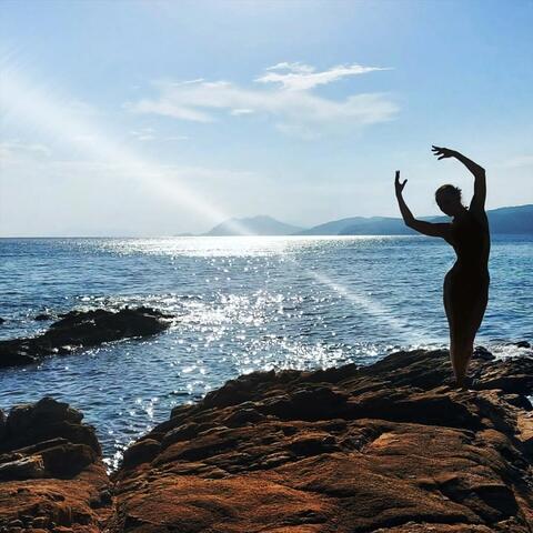 Mermaid (or the tail of a lone soul)