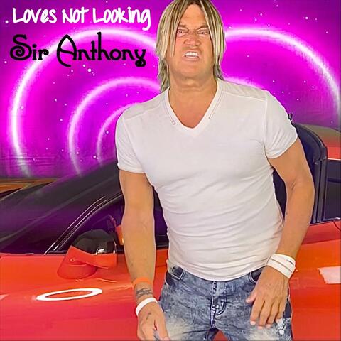 Loves Not Looking