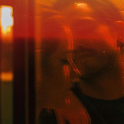 Cereza (feat. Emmi.e)