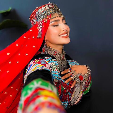 شاد ومست