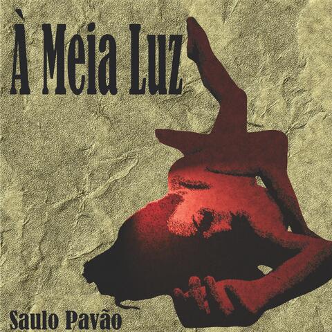 À Meia Luz