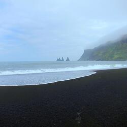 Black Sand Beach – Vík, Iceland (Ocean)