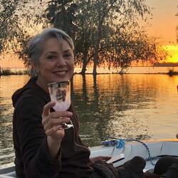 Por Mujeres Como Tú